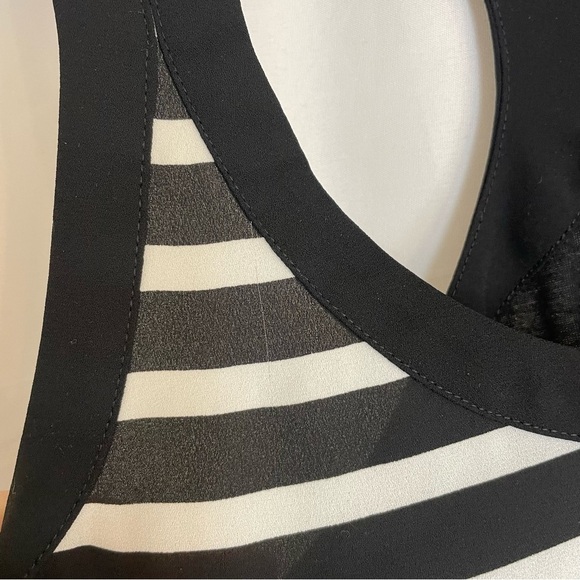 EXPRESS Women’s Black White Stripe Racer Back Zip Up Tank Top Size XS - Picture 5 of 10